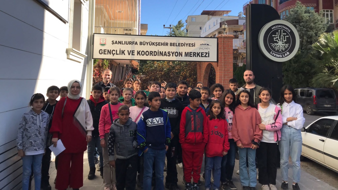 Ortaokul öğrencilerine yönelik sinema etkinliği ve Şanlıurfa Büyükşehir Belediyesi Gençlik ve Koordinasyon Merkezine gezi etkinliği 